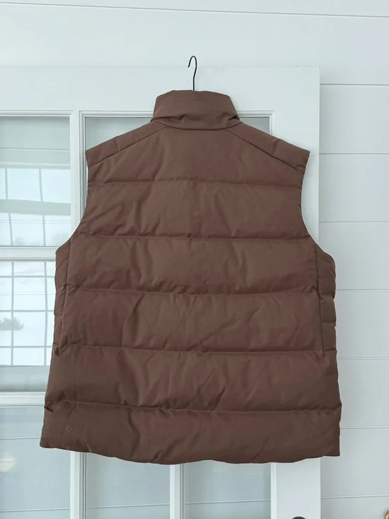 lululemon athletica Men's Quilted Brown Puffer Vest - Picture 5 of 5